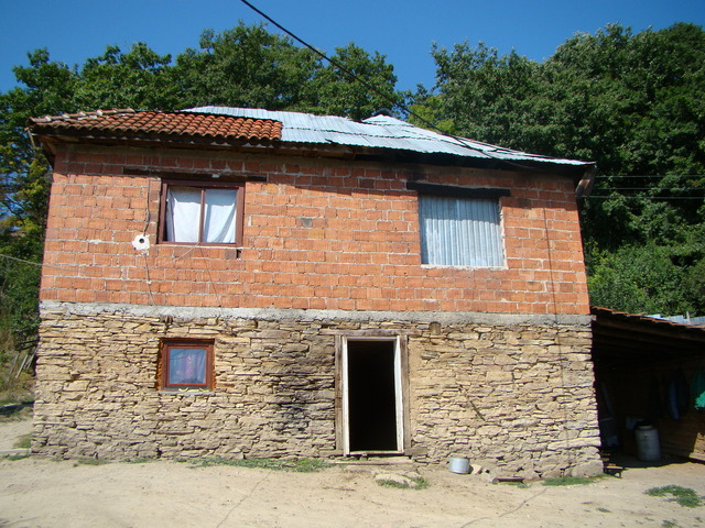 Vyhořelý dům Čuna Selmoniho