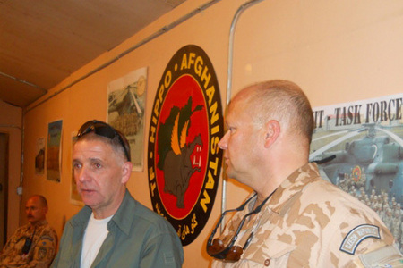 Velvyslanec v Afghánistánu navštívil české vojáky v misi ISAF 
