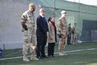 Hosté, zleva pplk. Vladimír Grišlo, velvyslanec AČR v Afghanistánu Miroslav Kosek, zástupkyně velvyslance Markéta Hájková a generálmajor Jiří Baloun