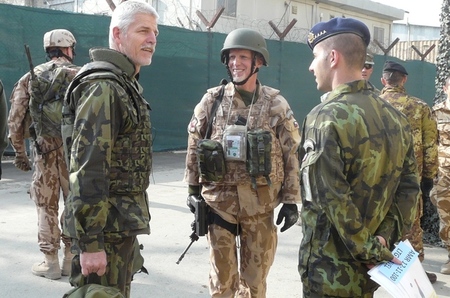 Na základnu KAIA zaútočil sebevražedný atentátník 