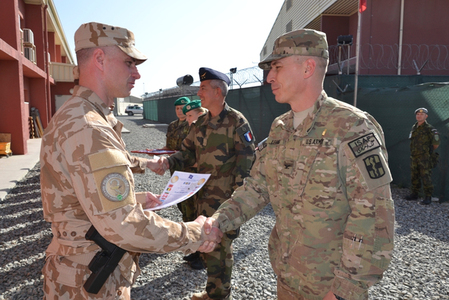 Polní chirurgický tým převzal ocenění za službu v Kábulu