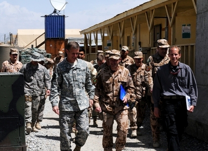 ISAF commander patrols with Czech PRT