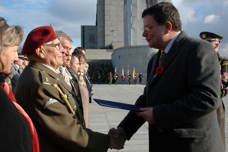 Jan Bacik receives the rank of Colonel from Minister of Defence Alexandr Vondra