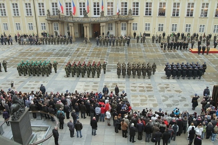 Units of the Armed Forces salute new president