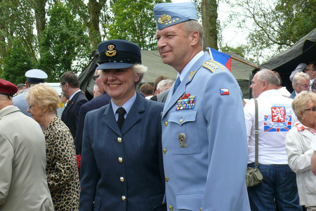 RAF member with General Picek at the Cholmondeley Park Monument