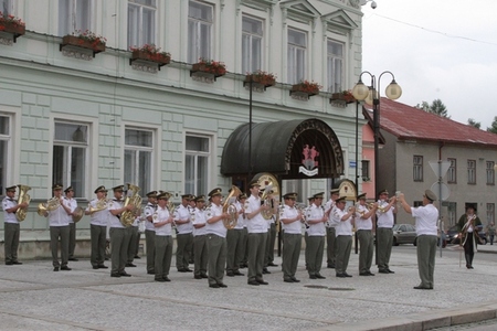 Military Band of Olomouc opens Roznovska valaska 2012 International Folk Festival organised by the Czech military at Roznov pod Radhostem (Jun 2012, Czech Republic)