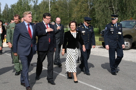 Zprava ministři Rasa Juknevičiene, Alexandr Vondra a Audronius Ažuvalis