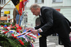 Minister of Defence Vlastimil Picek lays a wreath to the "Thank you America!" Memorial in Pilsen. 6 May 2013