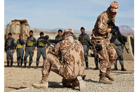 V zahraničních operacích se vloni vystřídalo přes 2000 českých vojáků