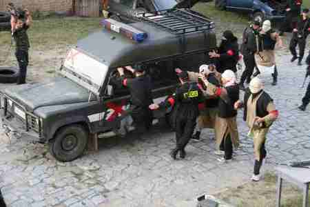 Policemen attacked by "crowd"