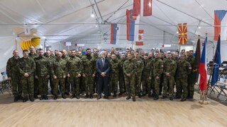 Prezident Petr Pavel zavítal za českými vojáky v zahraničí