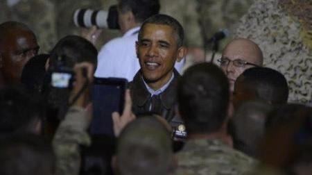 Barack Obama navštívil základnu Bagrám. O bezpečnost se mu starali i Češi