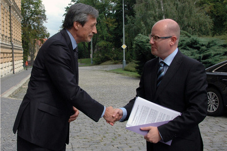 Prime Minister Bohuslav Sobotka visits the Ministry of Defence