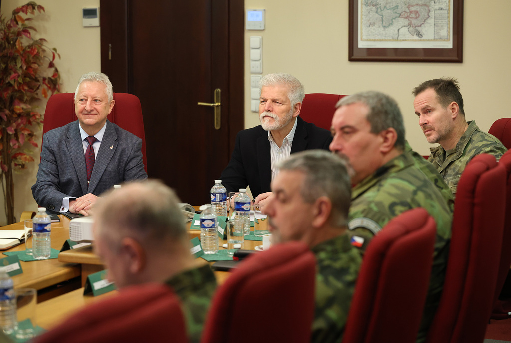 Prezident republiky hovořil s vojáky v zahraničních operacích o aktuální bezpečnostní situaci i službě mimo domov