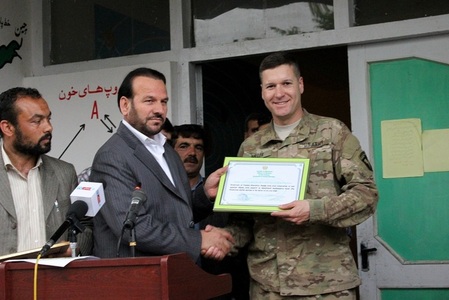 Stonožka dala studentům v Parwanu naději na lepší vzdělání