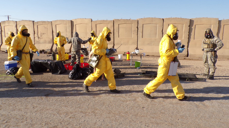 Čeští chemici při CBRN cvičení