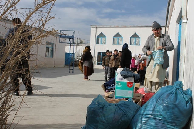 Nepotřebné oblečení využijí afghánské děti