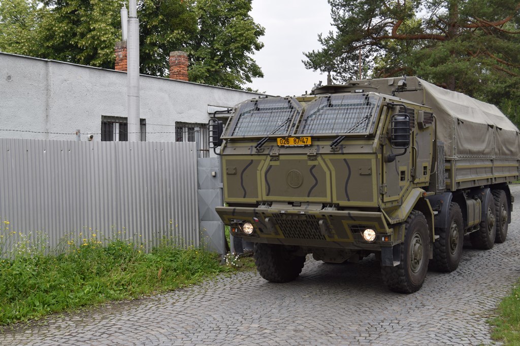 První Tatra 815 PRAM opouští hranická kasárna