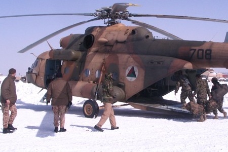 Čeští vrtulníkáří pomáhají svým afghánským kolegům