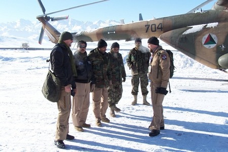  Společný předletový briefing na LZ Gardez 7.2.12
