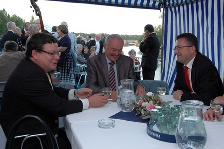Talks of Czech and Slovak parties at the boat