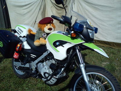 ... ale řídit motorku by si Lvíček Míra vyzkoušel docela rád
