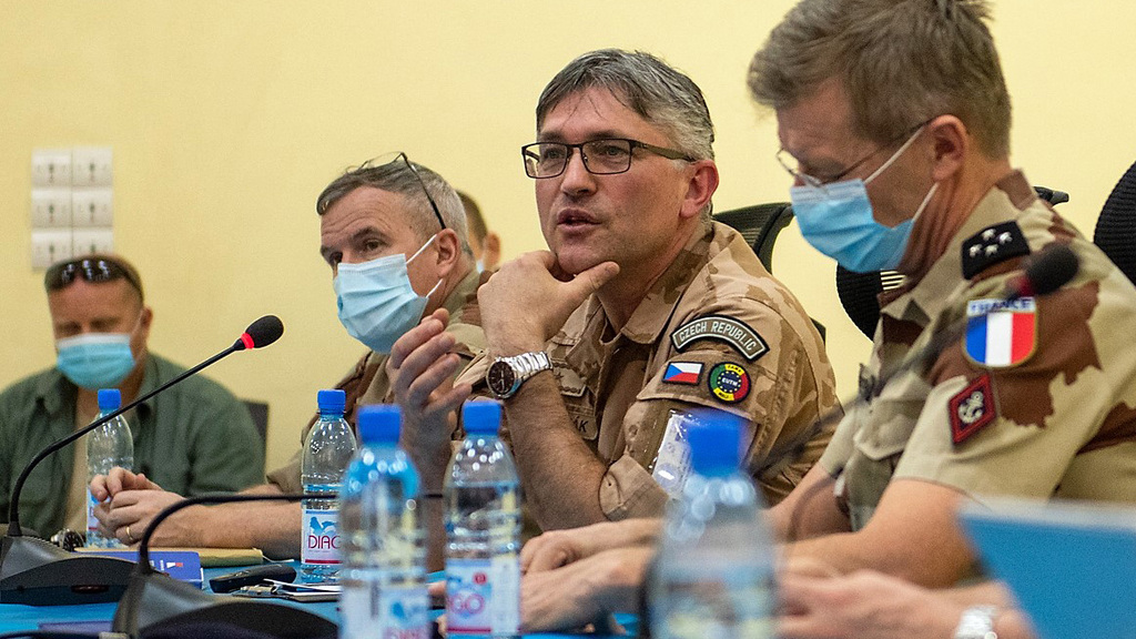 Generál Ridzák vystoupil na francouzském kurzu generálního štábu