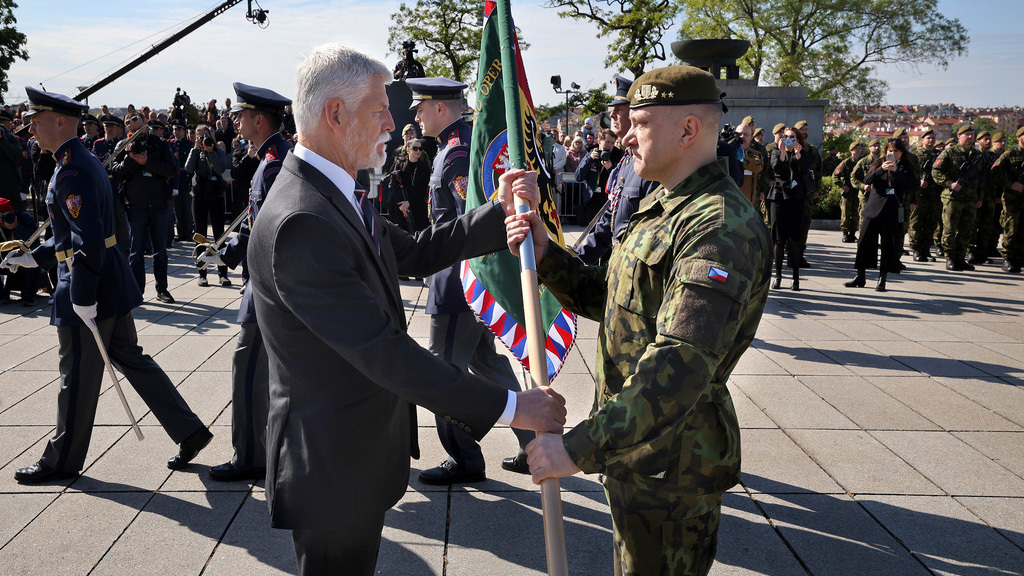 Ilustrační obrázek ke článkuVelitelství pro operace AČR slaví 5 let: Plánuje operace, velí jednotkám doma i v zahraničí