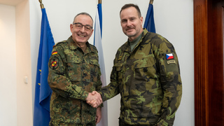 Ilustrační obrázek ke článkuOdstrašení musí být věrohodné, shodli se generálové Řehka a Breuer