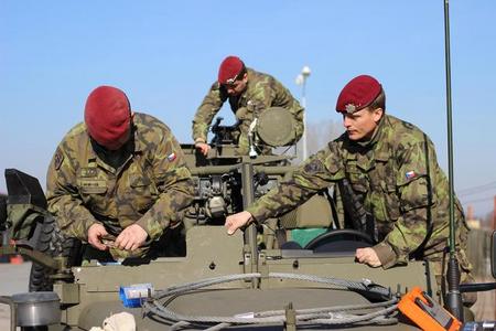 Chrudimští výsadkáři jsou do afrického Mali připraveni 