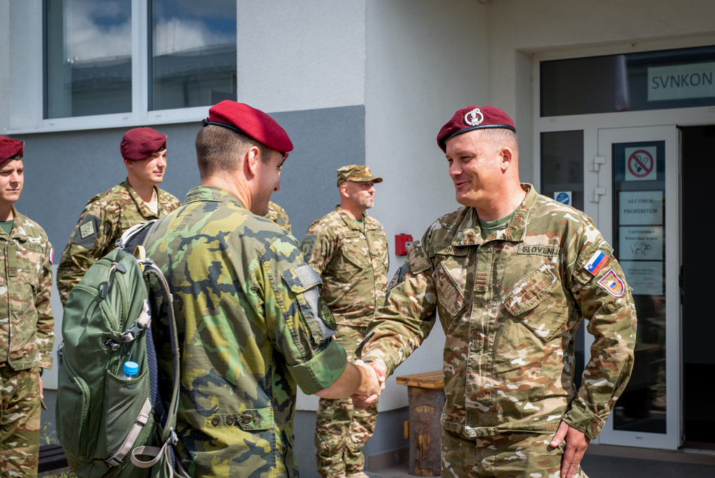 Náčelník Generálního štábu Armády České republiky generálmajor Karel Řehka navštívil příslušníky Mnohonárodního bojového uskupení na Slovensku. Setkal se také s představiteli Slovenských ozbrojených sil, zástupci přispívajících národů a českými vojáky.