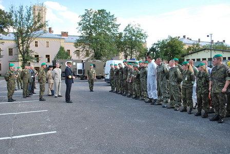 At the closing meeting General Syrén thanks soldiers for demonstrations