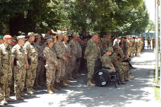 Z ceremoniálu na velitelství ISAF v Kábulu