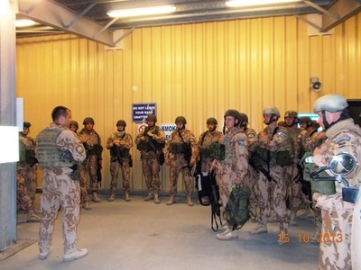 Čeští vojáci 1. strážní roty se připravují na převzetí nového úkolu