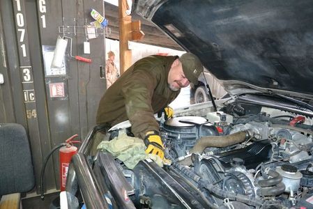  I v misi se musí vojáci starat o armádní techniku