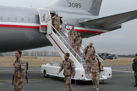 Návrat velitele a poslední části 8. jednotky PRT z Afghánistánu