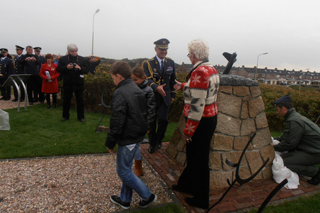 General Jiri Verner greets with mayor of Zijpe