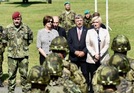 Ilustrační obrázek ke článkuMinistryně Šlechtová a generál Opata se rozloučili s vojáky odjíždějícími do mise v Lotyšsku