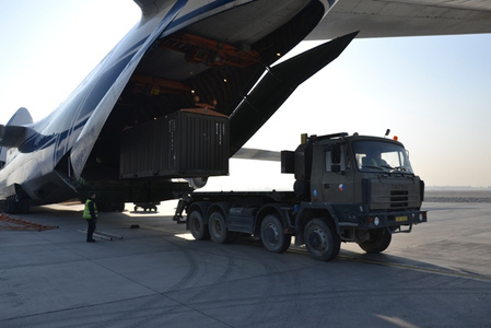 Desítky tun vojenského materiálu míří zpět do České republiky