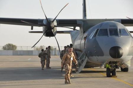 Písečné bouře i sníh - již více než tři měsíce působí úspěšně ve specifických podmínkách letoun CASA na Sinaji