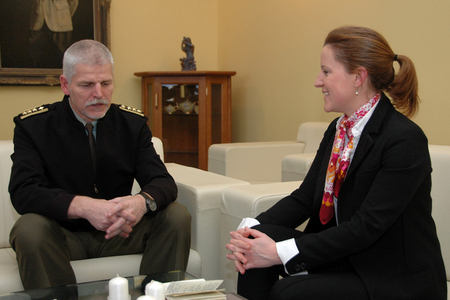 Chief of the General Staff Lieutenant General Petr Pavel and Minister of Defence Karolina Peake (1)