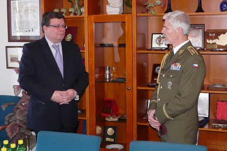 Alexandr Vondra: I thank to the Armed Forces, their command and to soldiers for everything they do for this country