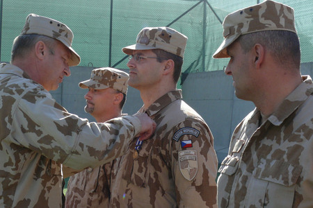 Ministr obrany a náčelník Generálního štábu u českých vojáků v Afghánistánu