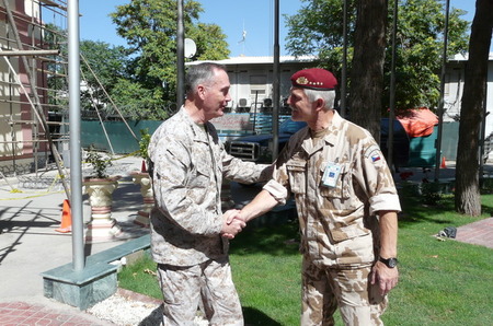 Velitel ISAF požádal o pokračování působení českých vojáků v Afghánistánu po roce 2014 