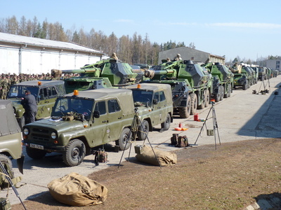 Substantial movement of artillery as convoy reaches a dozen kilometres