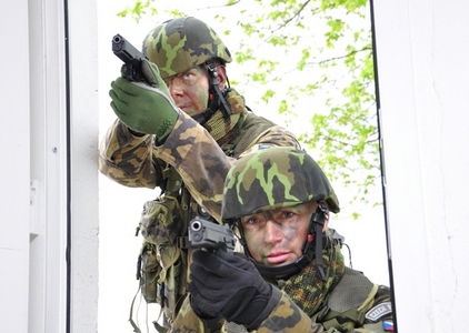 Paratroopers enter an object