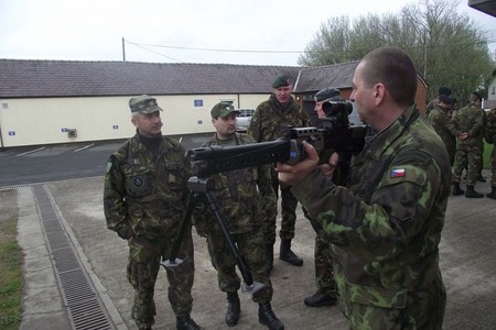 Czech reservists could test weapons of allied militaries